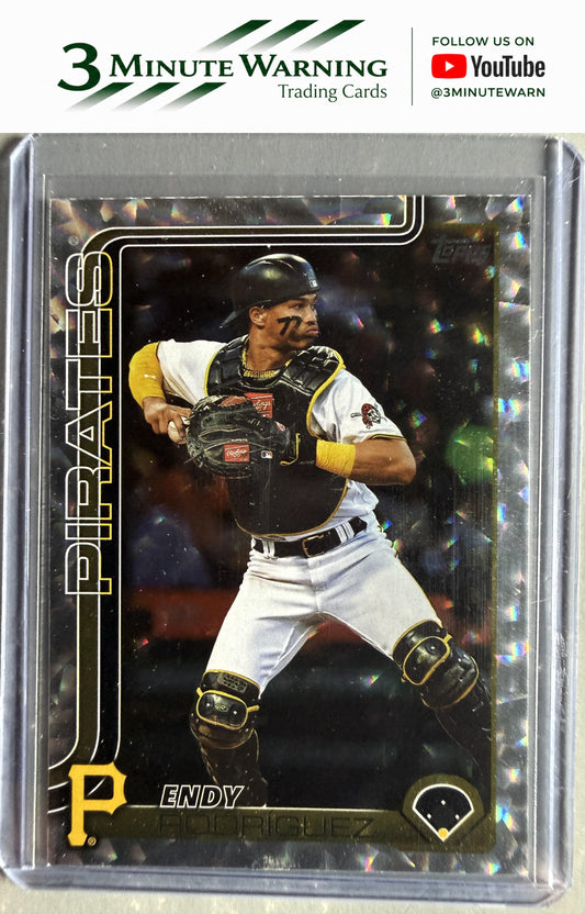 2025 Topps #564 Endy Rodríguez Silver Crackle Foilboard