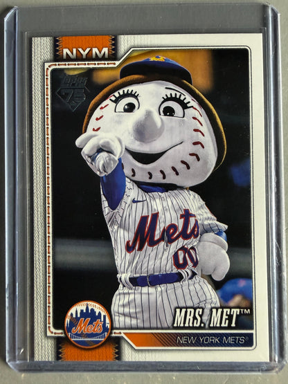 2026 Topps #M-14 Mrs. Met Mascots