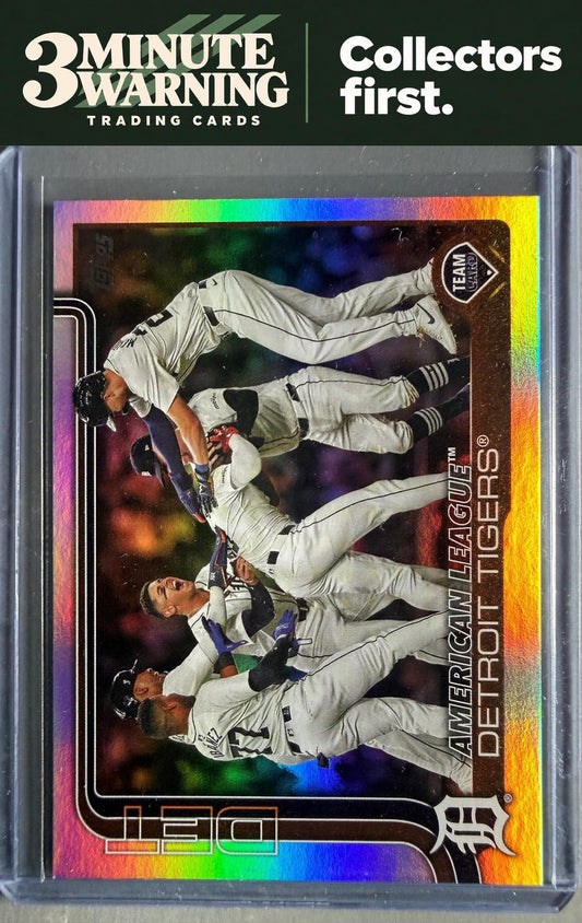 2025 Topps #34 Detroit Tigers Rainbow Foil